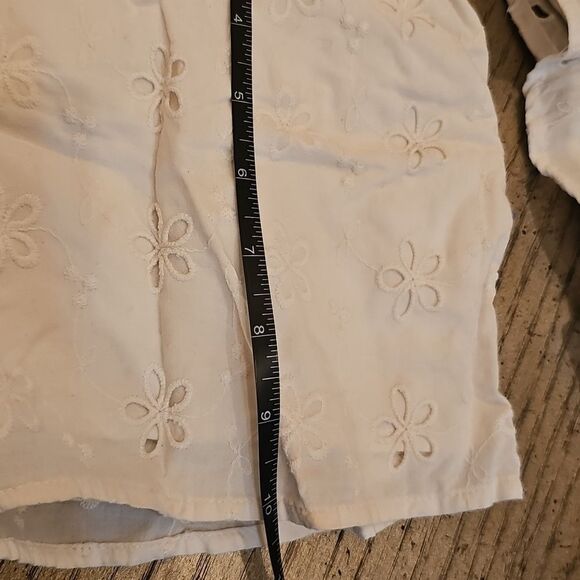White Eyelet Crop Top and Shorts Set Size 7/8 Abercrombie - Picture 9 of 14